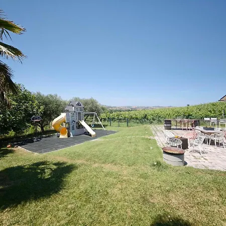 Tenuta Marino - Con Piscina Privata Tra I Vigneti Delle Marche Monterado